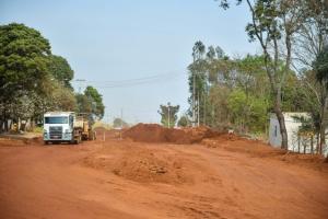 Iniciada em Umuarama a terraplenagem de mais uma rotatria na Avenida Ivo Sooma