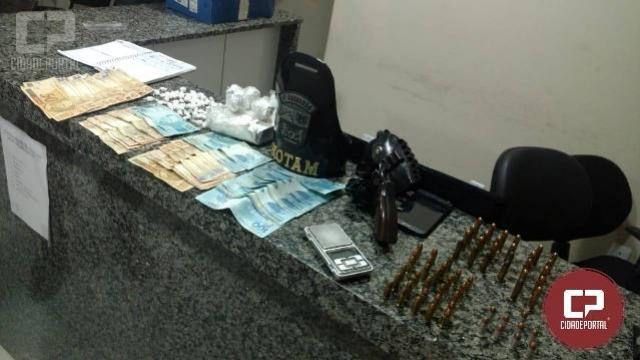 Policia militar de Sarandi apreende drogas, arma e munies no bairro Jardim Independncia