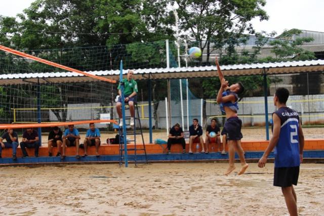 Após rodada de estreia, 10 equipes garantem vaga as quartas de final do vôlei de praia nos JOJUPS