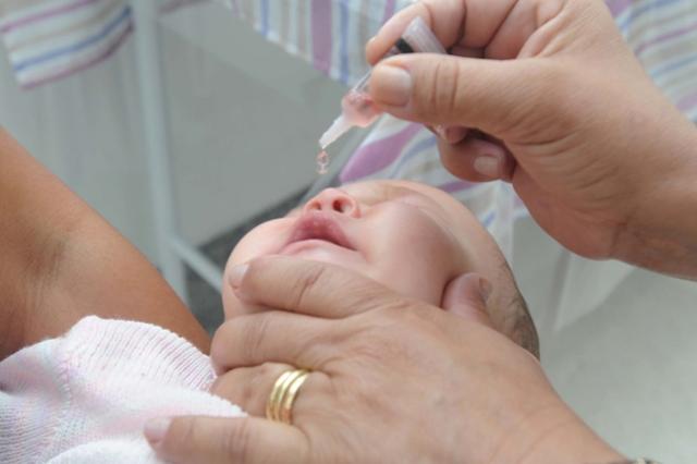 Crianas precisam ser vacinadas contra plio e demais doenas graves