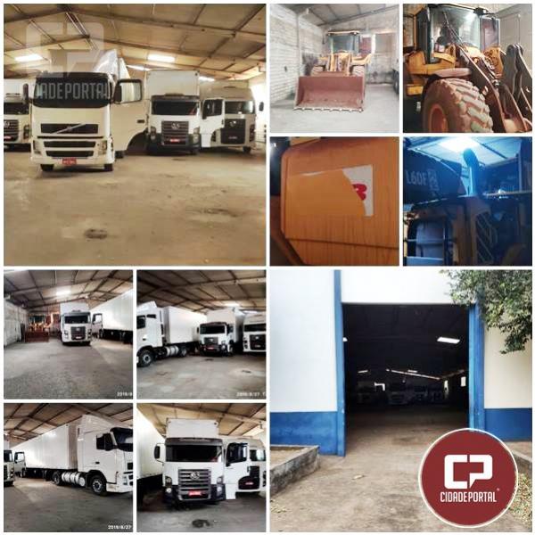 Polícia Civil de Umuarama descobre barracão com caminhões e máquinas roubadas