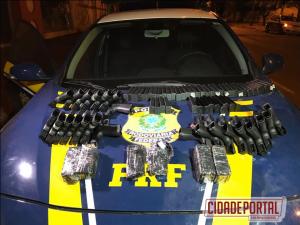 Polcia Rodoviria Federal apreende 4,3 toneladas de maconha, 23 pistolas e 500 munies no Paran