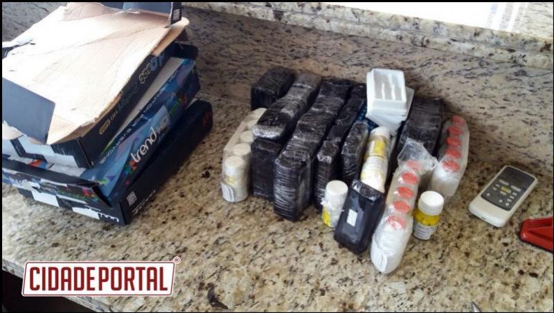 Polcia Rodoviria Federal de Santa Terezinha de Itaipu apreende medicamentos contrabandeados
