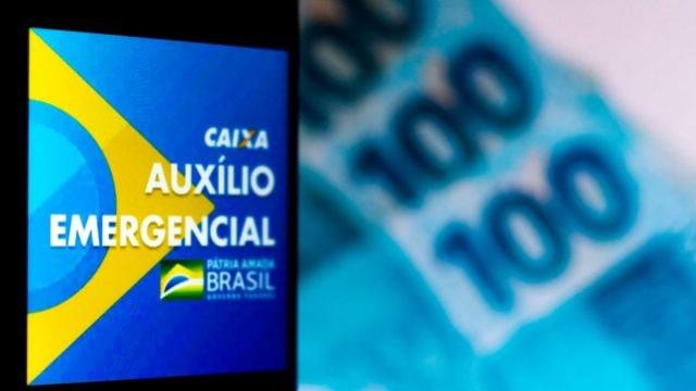 Governo brasileiro estende o Auxlio Emergencial por mais dois meses