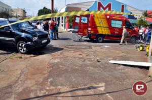 Grave acidente no cruzamento da Bento Munhoz com Unio da Vitria deixa uma pessoa ferida