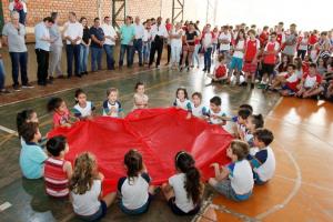 Prefeitura de Toledo atende comunidade e escola amlio Dal'Bosco  reformada