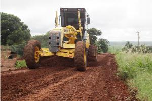 Secretaria de Infraestrutura Rural realiza intervenes nas estradas rurais