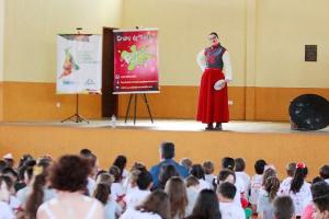 Apresentação na Escola Norma Belotto de Toledo encerra 1ª temporada do "Teatro nas Escolas"
