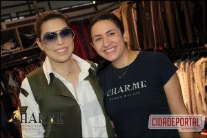 Naiara Azevedo visita a Charme Modas para fazer compras e  surpreendida por fans