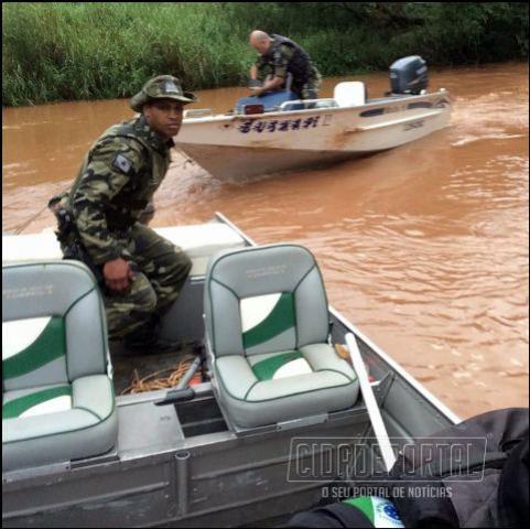 Policia Ambiental de Umuarama recupera lancha furtada em Porto Camargo
