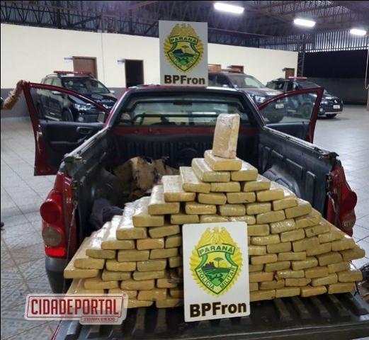 Policiais do BPFRON recuperaram automvel roubado, carregado com 100 kg de maconha.