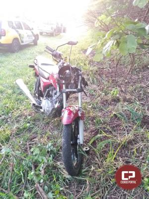 Motociclista morre ao bater contra rvore em Umuarama na madrugada deste domingo, 01