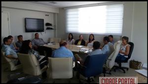 Pedro Coelho tem sua primeira reunio com secretrios e realiza diversas visitas na zona urbana e rural - Gabinete