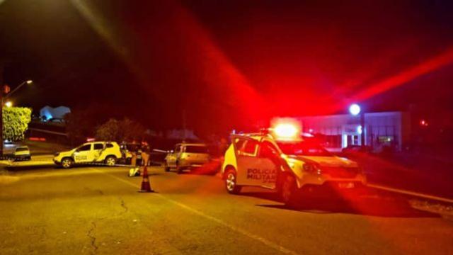 Jovem é assassinado a tiros na saída de boate em Londrina