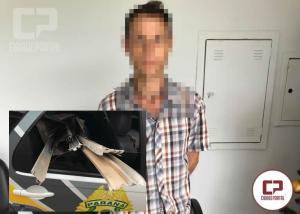 Uma pessoa acusada de roubar portas de alumnio foi presa pela Polcia Militar de Goioer