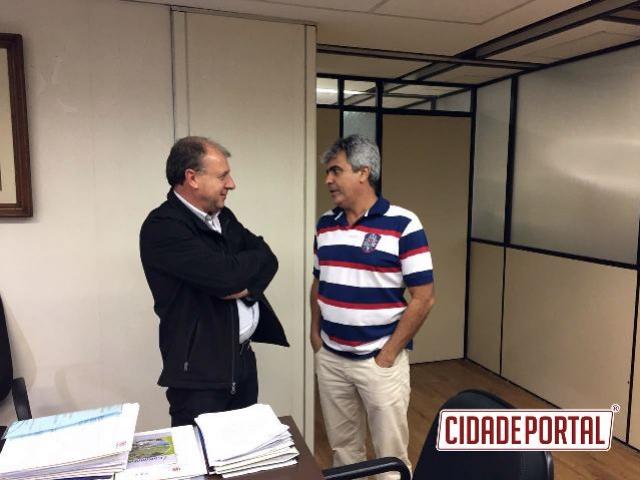Vereador Joaquim da Ambulncia garantiu 120 mil reais de recursos em viagem para Curitiba