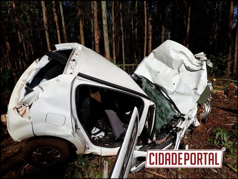 Acidente automobilstico na PR-574 em Cafelndia deixa uma pessoa morta