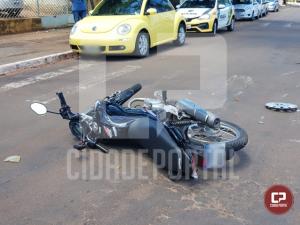 Motociclista fica ferido aps coliso com veculo na Avenida Mauro Mori
