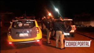 Policiais Militares da RPA e ROTAM de Campo Mouro prenderam trs pessoas envolvidas com trfico