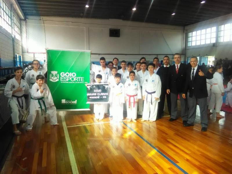 Atletas do Karate guas Claras conquistam 33 medalhas no Paranaense em Apucarana