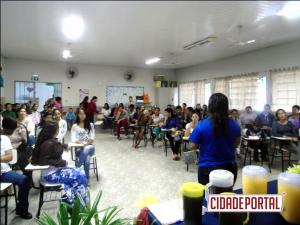 Centro Educacional Santa Clara presta Homenagem as Mes