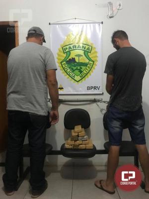 Duas pessoas so presas com 7,8 kg de drogas pela Polcia Rodoviria Estadual de Ipor durante fiscalizao
