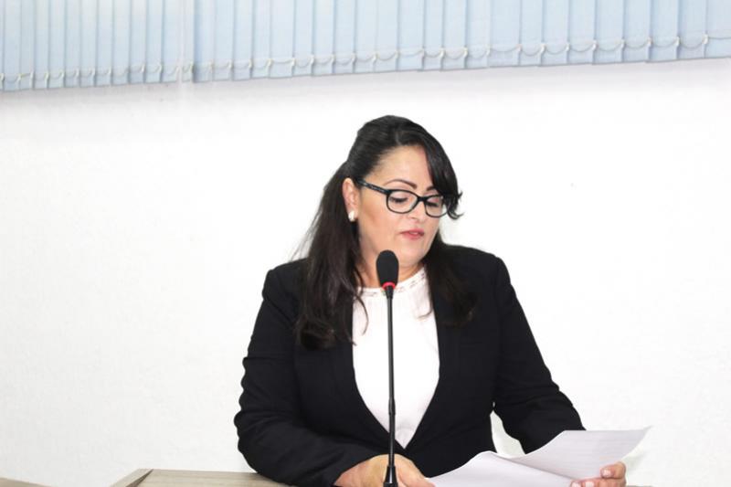 Vereadora suplente assume cadeira na Cmara Municipal de Goioer.
