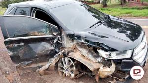 ATUALIZADA: Aps acidente na BR-272 em Goioer motorista abandona veculo preparado para contrabando