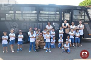 Polcia Militar de Maring recebe visita de crianas do CMEI Tereza Leonel