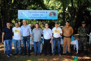 Prefeito Pedro Coelho participa de ao de soltura de 100 mil alevinos de peixes no Rio Piquiri