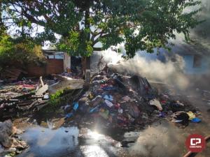 Residncia em Goioer  destruda inteiramente aps pegar fogo