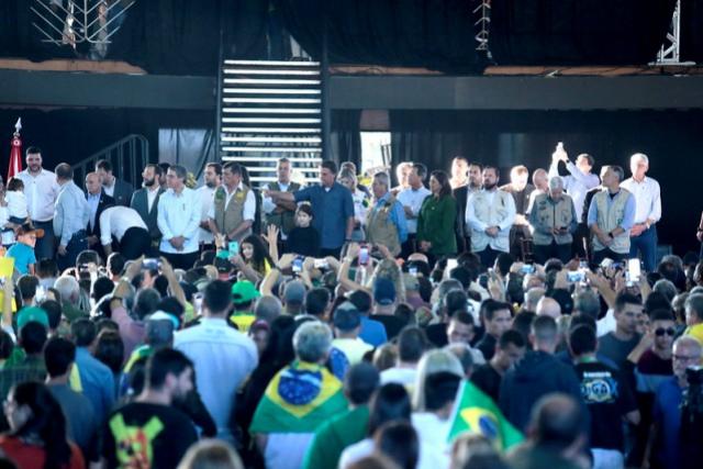 Presidente Bolsonaro visita a 48ª Expoingá e anuncia recursos para Maringá