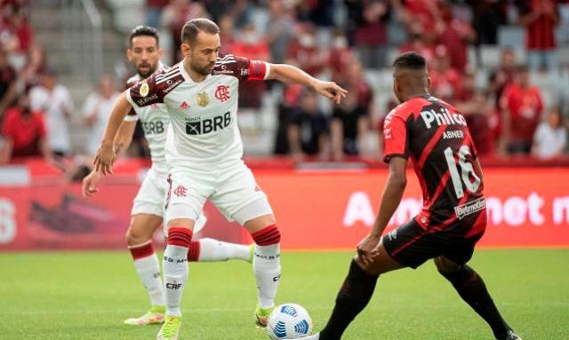 Athletico-PR quer sair da lanterna e Flamengo mira ponta do Brasileiro