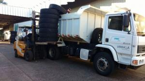 ECONOMIA: Prefeitura de Ubirat recebe doao de 182 pneus da Receita Federal