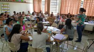 Professores da rede municipal de ensino participaram de formao profissional em Ubirat