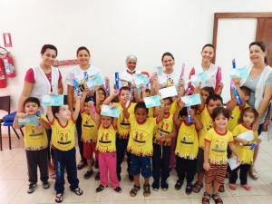 Crianas do CMEI Lugar de Gente Feliz visitam Unidade de Sade Josefina em Ubirat