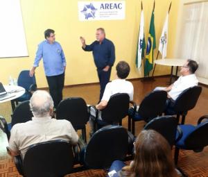 Prefeito Baco ministrou palestra sobre o Programa Campo Fcil para engenheiros agrnomos de Cascavel