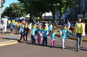 Agentes de Proteo realizam  passeata  pelos Direitos das Crianas e Adolescentes em Ubirat