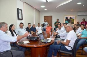 Prefeito Baco assina ordem de servio que autoriza incio da reforma do Estdio Municipal Claudino