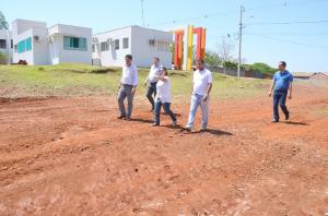 Vice-prefeito Nil Pereira acompanha aes desenvolvidas no Bairro Ativo e conversa com moradores