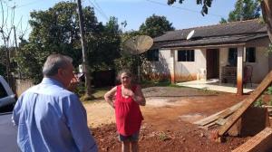 Prefeito de Ubirat visitou Vila Recife, verificou a nova pavimentao e conversou com moradores