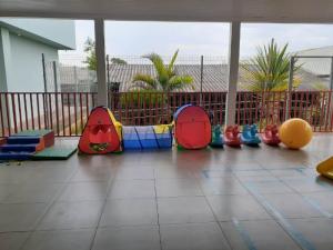 Secretaria da Educao de Ubirat adquire novos brinquedos para os CMEIs Boa Vista e Raio de Luz