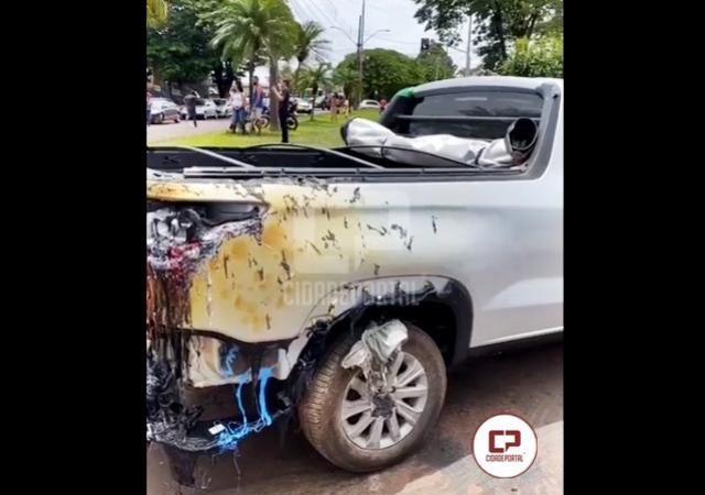 Incêndio toma conta de oficina e veículos são danificados, em Ubiratã