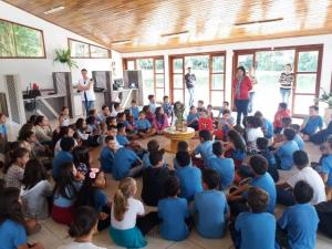 Semana de atividades com alunos sobre meio ambiente no Parque do Lago