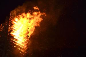 São João realizou festa com tradicional queima da fogueira em Ubiratã