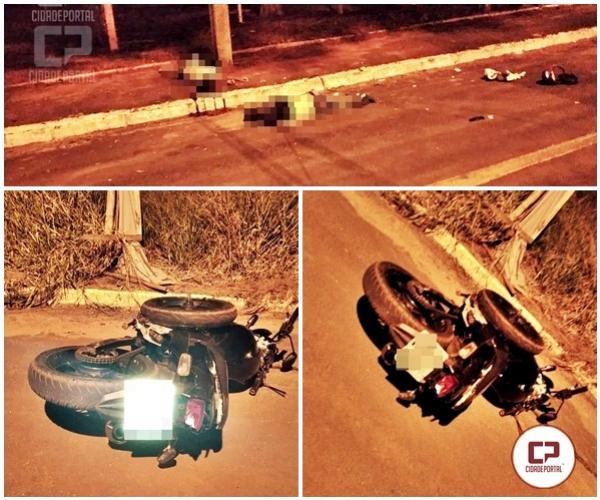 Uma pessoa morre e a outra fica gravemente ferida em acidente com motocicleta na cidade de Goioer