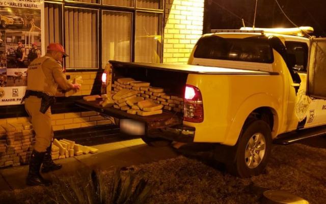 PRE prende motorista com quase 200 quilos de maconha em Sertaneja, no norte do Paran