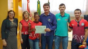 Administrao de Moreira Sales homenageia atletas dos 66 Jogos Escolares do Paran