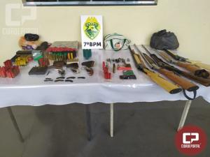 Polcia Militar realiza operao para prender PM aposentado e armamentos em Tapejara